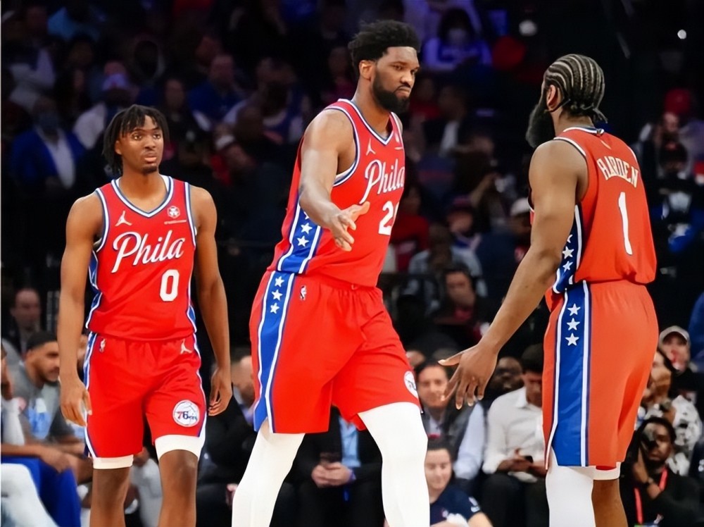  马克西关键罚球76人加时险胜篮网