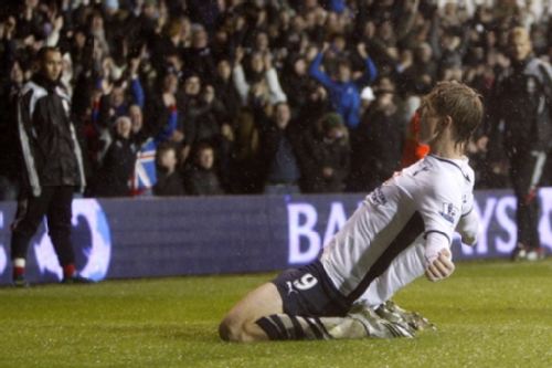  利物浦补时绝杀热刺，英超争冠悬念持续升温