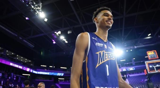  文班亚马,新秀赛季,盖帽王,天赋炸裂全场  