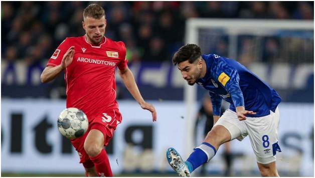 千亿球友会- 沙尔克04深陷降级泥潭，球迷围堵俱乐部要求改革